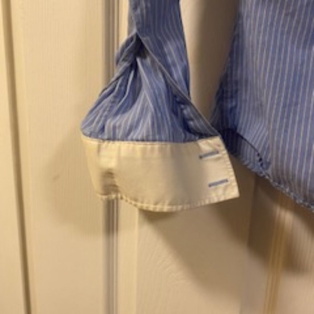 Women's Size 8 Banana Republic Blue Stretch Pin-Striped Long Sleeve Shirt - Picture 5 of 6
